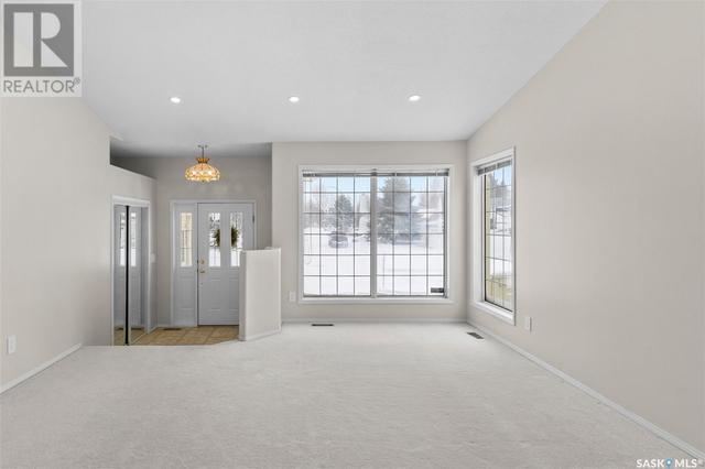 123 Perehudoff Crescent, House detached with 5 bedrooms, 3 bathrooms and null parking in Saskatoon SK | Image 4