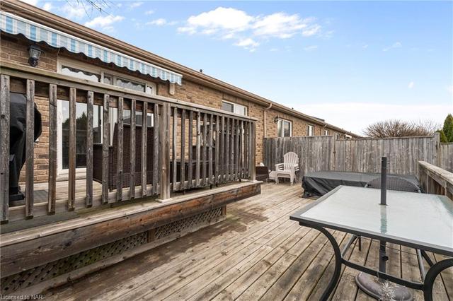 10 Guest Place Place, House attached with 3 bedrooms, 2 bathrooms and 2 parking in St. Catharines ON | Image 21