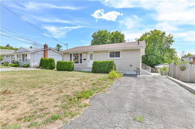 5 Kidd Avenue, House detached with 4 bedrooms, 1 bathrooms and 2 parking in Quinte West ON | Image 12