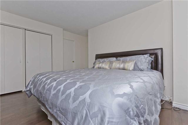 909 - 1300 Mississauga Valley Blvd, Condo with 2 bedrooms, 2 bathrooms and 1 parking in Mississauga ON | Image 11