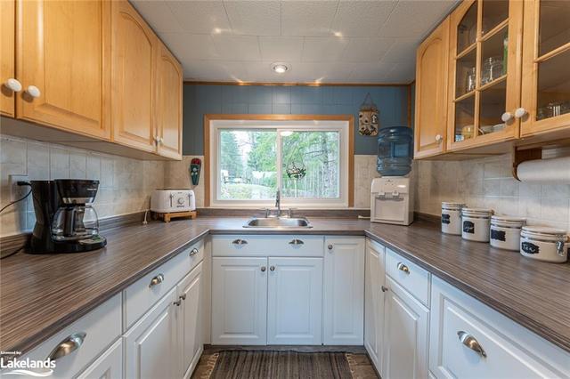 1197 Canuck Trail, House detached with 3 bedrooms, 1 bathrooms and null parking in Minden Hills ON | Image 8