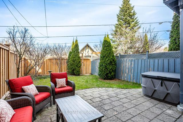 4 Lilac Ave, House semidetached with 3 bedrooms, 3 bathrooms and 2 parking in Toronto ON | Image 21