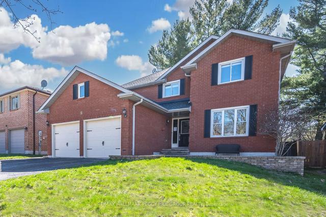 18 Florence Park Rd, House detached with 4 bedrooms, 3 bathrooms and 6 parking in Barrie ON | Image 1