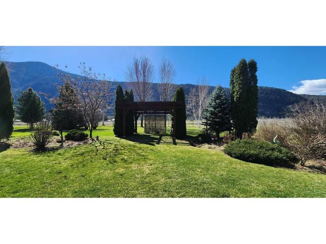 1480 Carson Road, House detached with 3 bedrooms, 3 bathrooms and null parking in Kootenay Boundary D BC | Image 37