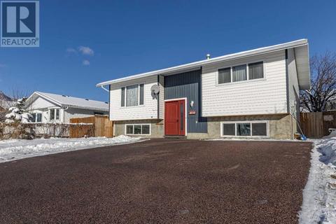 3034 222 Street, House detached with 4 bedrooms, 2 bathrooms and 4 parking in Crowsnest Pass AB | Card Image