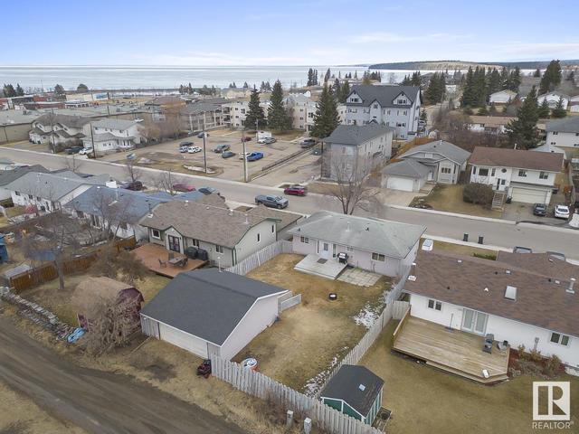 1003 11 St, House detached with 4 bedrooms, 3 bathrooms and null parking in Cold Lake AB | Image 33