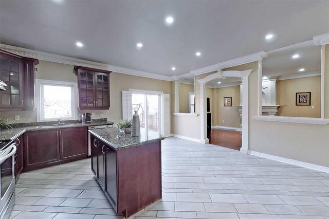 81 Eastvale Dr, House detached with 4 bedrooms, 6 bathrooms and 5 parking in Markham ON | Image 4