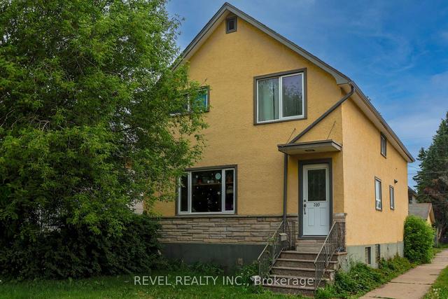 700 Mcleod St, House detached with 6 bedrooms, 3 bathrooms and 2 parking in Thunder Bay ON | Image 7