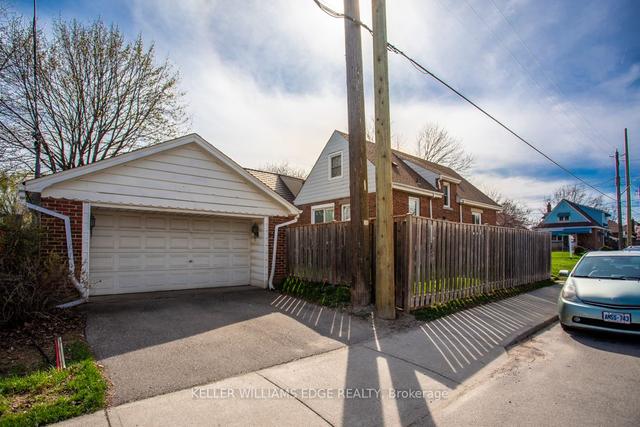 35 Crosthwaite Ave S, House detached with 3 bedrooms, 1 bathrooms and 4 parking in Hamilton ON | Image 27