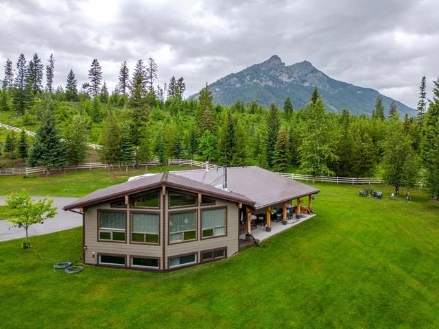 3000 Balmer Drive, House detached with 4 bedrooms, 3 bathrooms and null parking in Elkford BC | Image 56