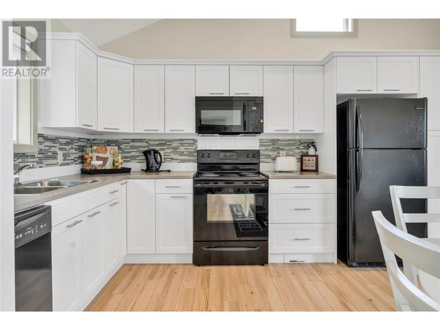 6999 Terazona Drive, House detached with 2 bedrooms, 1 bathrooms and 2 parking in Central Okanagan West BC | Image 5