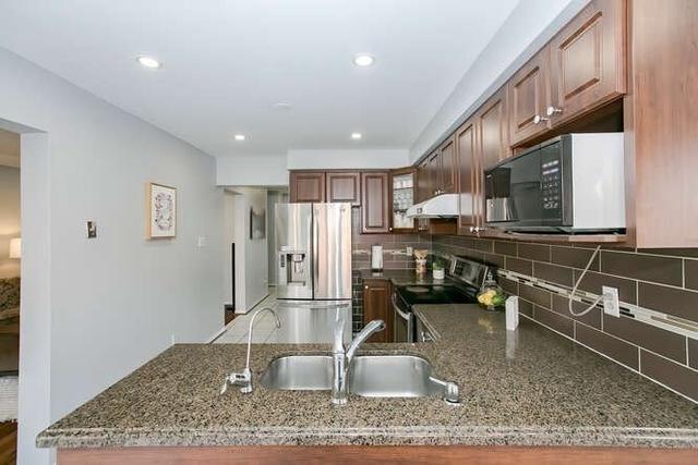 32 Forrester Dr E, House detached with 4 bedrooms, 4 bathrooms and 5 parking in Brampton ON | Image 7