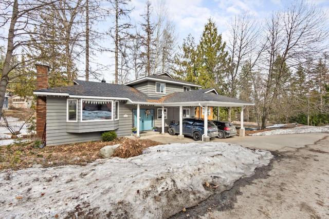 2740 Tamarack Avenue, House detached with 4 bedrooms, 3 bathrooms and 2 parking in Rossland BC | Image 47