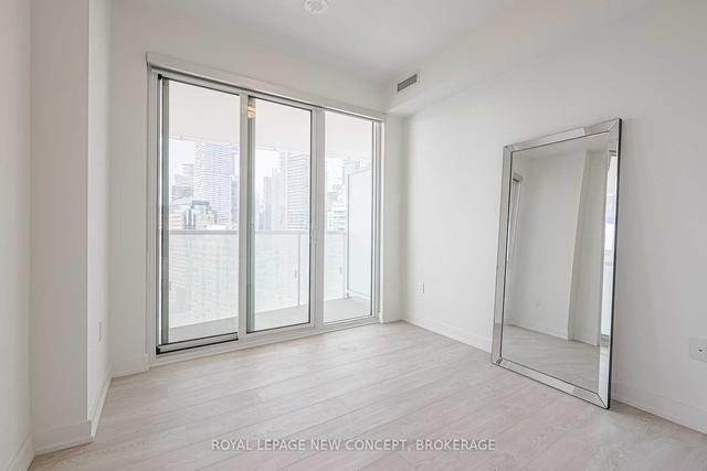 2604 - 15 Queens Quay E, Condo with 2 bedrooms, 1 bathrooms and 1 parking in Toronto ON | Image 3