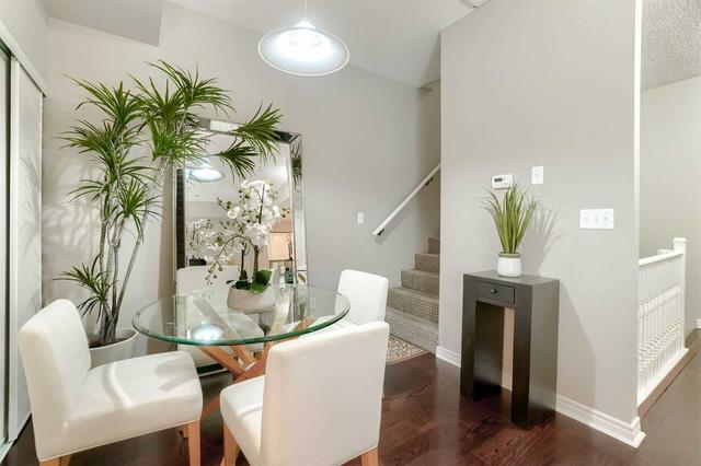 241 - 179 Bleecker St, Townhouse with 2 bedrooms, 3 bathrooms and 1 parking in Toronto ON | Image 3