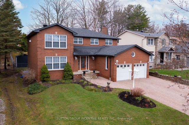 18 Valley Dr, House detached with 4 bedrooms, 4 bathrooms and 8 parking in Barrie ON | Image 16