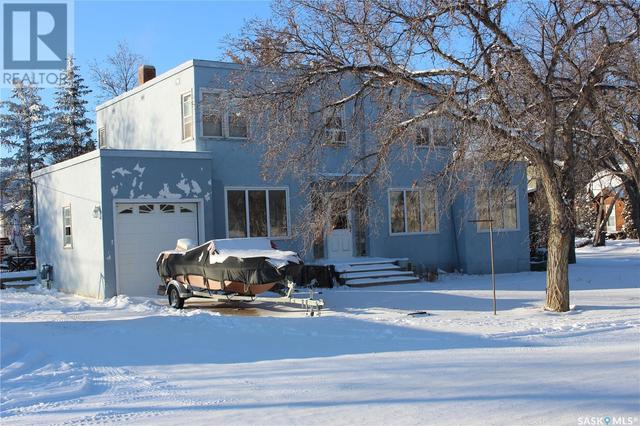 304 3rd Avenue, House detached with 3 bedrooms, 2 bathrooms and null parking in Eston SK | Image 3