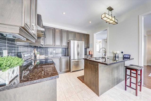 43 Charterhouse Dr, House detached with 4 bedrooms, 4 bathrooms and 4 parking in Whitby ON | Image 6