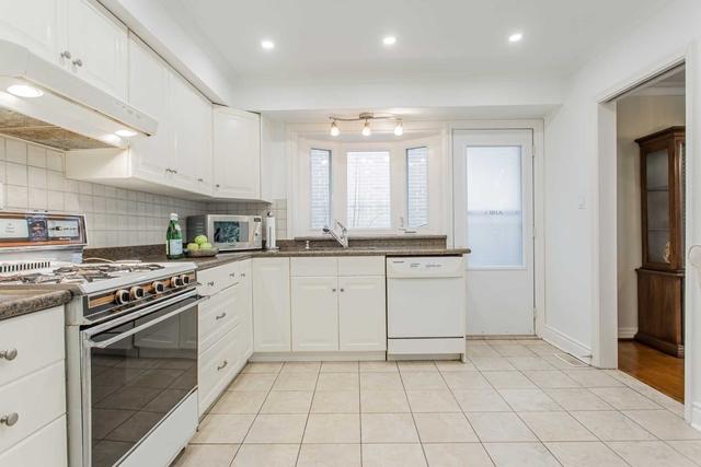 107 Santa Barbara Rd, House detached with 3 bedrooms, 2 bathrooms and 5 parking in Toronto ON | Image 3