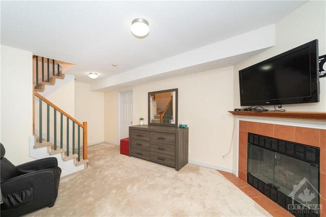 3185 Uplands Drive, Townhouse with 3 bedrooms, 3 bathrooms and 3 parking in Ottawa ON | Image 24