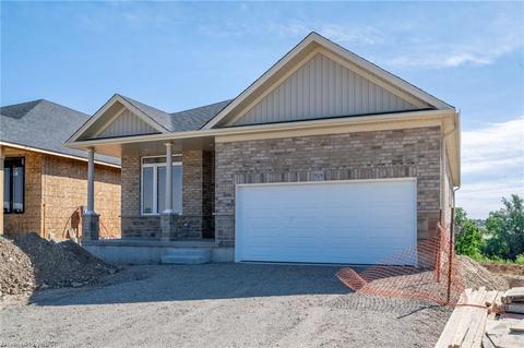 255 Ladyslipper Drive, House detached with 2 bedrooms, 2 bathrooms and 4 parking in Waterloo ON | Card Image