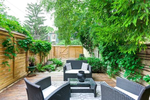 10 Salisbury Ave, House attached with 3 bedrooms, 3 bathrooms and 1 parking in Toronto ON | Image 24