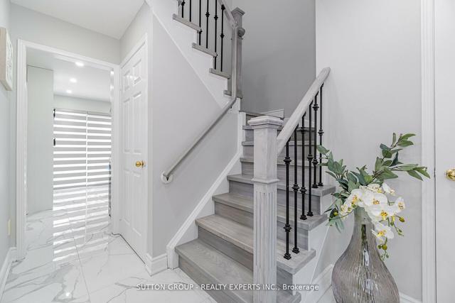 79 Rocky Mountain Cres, House detached with 4 bedrooms, 4 bathrooms and 5 parking in Brampton ON | Image 7