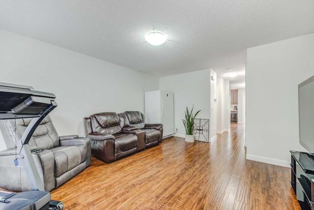 2206 - 2445 Kingsland Road Se, Home with 3 bedrooms, 3 bathrooms and 2 parking in Airdrie AB | Image 3
