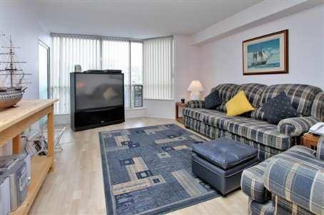 604 - 309 Major Mackenzie Dr E, Condo with 2 bedrooms, 2 bathrooms and 1 parking in Richmond Hill ON | Image 2