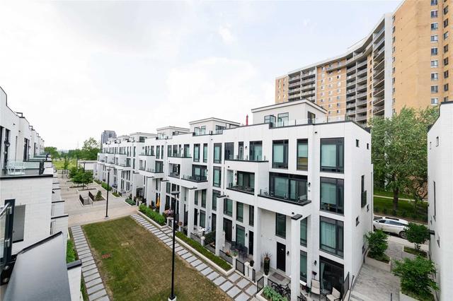 519 - 142 Widdicombe Hill Blvd, Townhouse with 2 bedrooms, 2 bathrooms and 1 parking in Toronto ON | Image 4