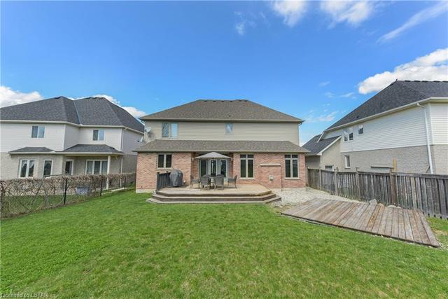 2037 Mccracken Court, House detached with 6 bedrooms, 3 bathrooms and 4 parking in London ON | Image 46