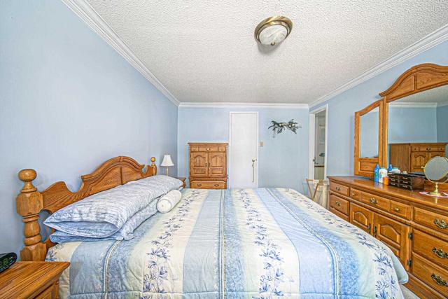 11 Houghton Crt, House detached with 3 bedrooms, 3 bathrooms and 6 parking in Whitby ON | Image 14