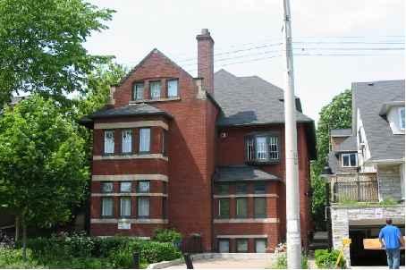 4 - 228 St George St, Condo with 0 bedrooms, 1 bathrooms and 1 parking in Toronto ON | Image 1