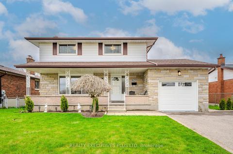 127 Applewood Cres, House detached with 4 bedrooms, 3 bathrooms and 5 parking in Guelph ON | Card Image