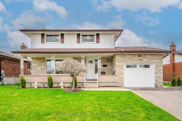 127 Applewood Cres, House detached with 4 bedrooms, 3 bathrooms and 5 parking in Guelph ON | Image 1