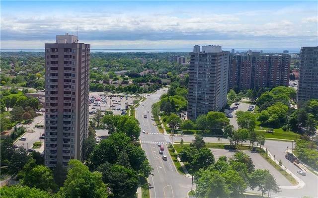 Sph 4 - 3695 Kaneff Cres, Condo with 2 bedrooms, 2 bathrooms and 2 parking in Mississauga ON | Image 13