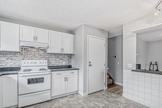 192 Penbrooke Close Se, House detached with 5 bedrooms, 2 bathrooms and 3 parking in Calgary AB | Image 2