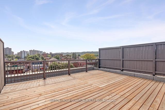 303 - 12 Blanshard St, Townhouse with 2 bedrooms, 2 bathrooms and 1 parking in Hamilton ON | Image 9