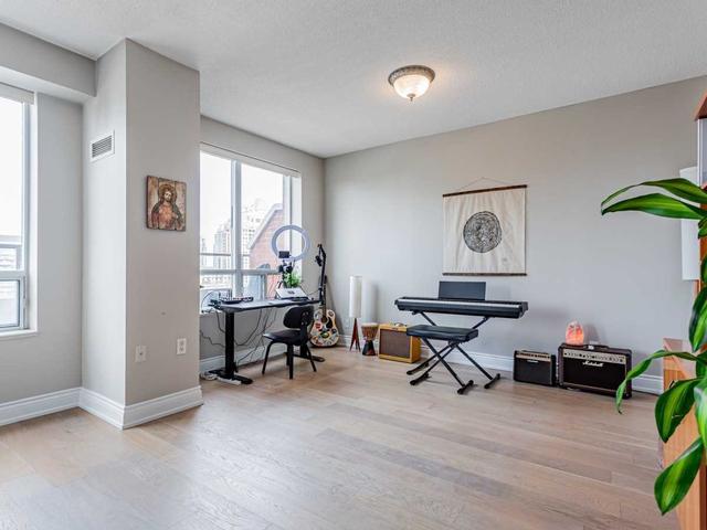 901 - 1 Clairtrell Rd, Condo with 2 bedrooms, 2 bathrooms and 2 parking in Toronto ON | Image 18