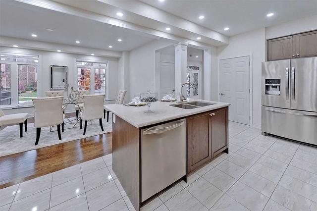 209 Kincardine St, House detached with 4 bedrooms, 4 bathrooms and 4 parking in Vaughan ON | Image 6