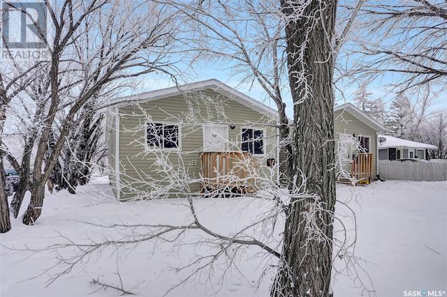 701 Cameron Street, House detached with 2 bedrooms, 2 bathrooms and null parking in Regina SK | Image 1