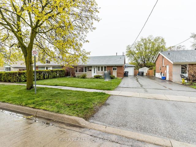19 Cornwall Rd, House detached with 3 bedrooms, 2 bathrooms and 6 parking in Brampton ON | Image 12
