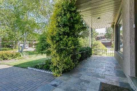 7 Bruce Farm Dr, House detached with 5 bedrooms, 4 bathrooms and 5 parking in Toronto ON | Image 3