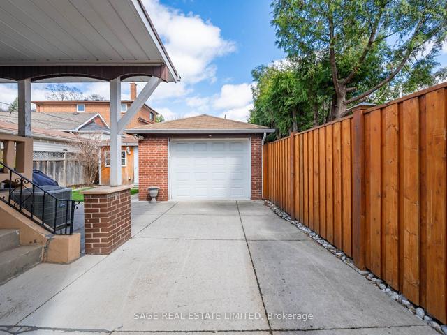 505 Caledonia Rd, House detached with 2 bedrooms, 2 bathrooms and 4 parking in Toronto ON | Image 32