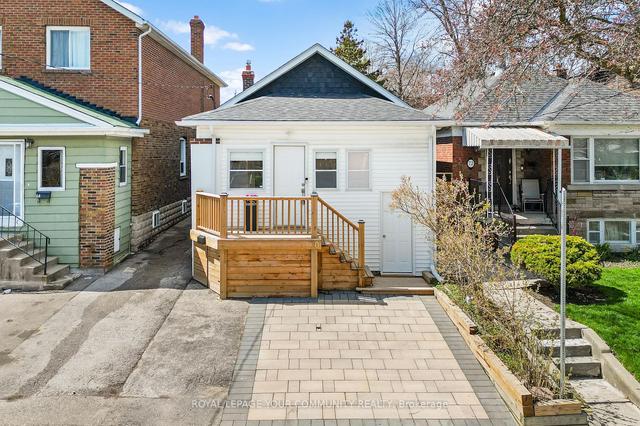 70 Fifth St, House detached with 2 bedrooms, 3 bathrooms and 1 parking in Toronto ON | Image 12