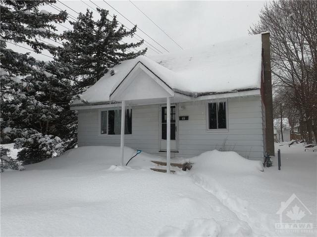 69 Rita Avenue, House detached with 3 bedrooms, 2 bathrooms and 2 parking in Ottawa ON | Card Image