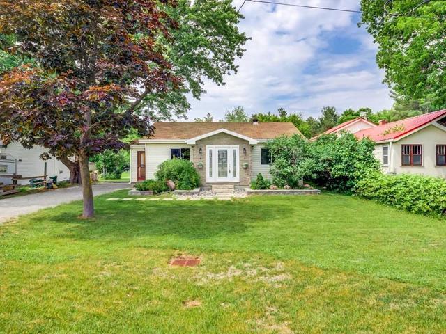 5516 County Road 90 Rd, House detached with 2 bedrooms, 1 bathrooms and 3 parking in Springwater ON | Image 1