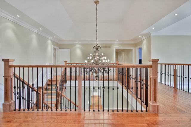 17 Frank Crt, House detached with 6 bedrooms, 8 bathrooms and 12 parking in Richmond Hill ON | Image 6