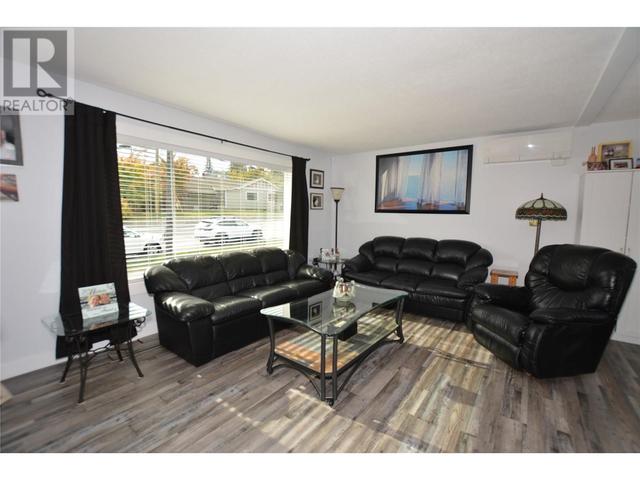 3407 Okanagan Avenue, House detached with 3 bedrooms, 2 bathrooms and 1 parking in Vernon BC | Image 6