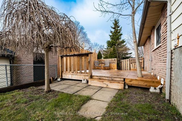 21 Sir Kay Dr, House detached with 3 bedrooms, 4 bathrooms and 5 parking in Markham ON | Image 29